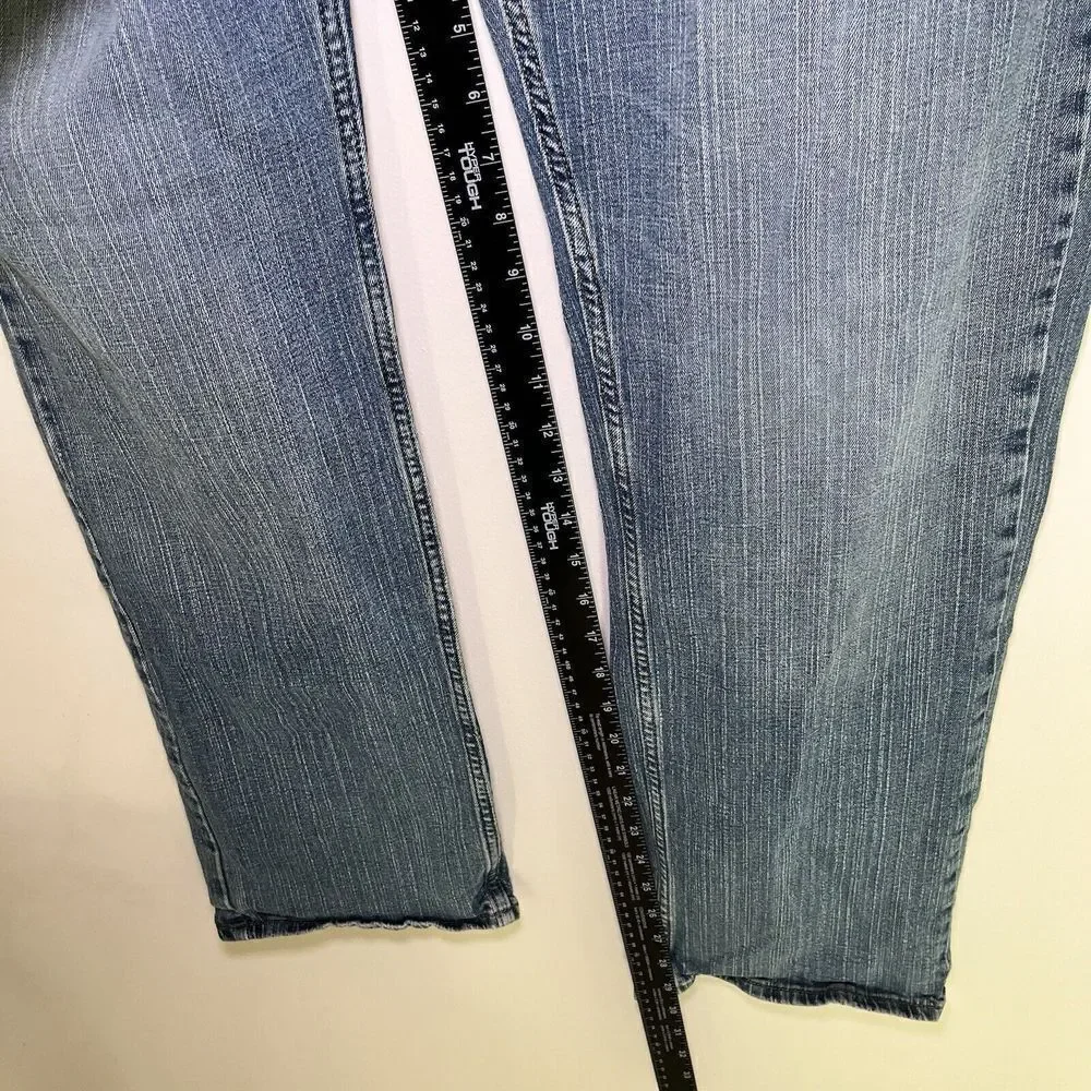 Levis these levi